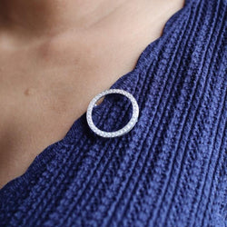 Broche Art déco, cercle en platine et diamants - Castafiore