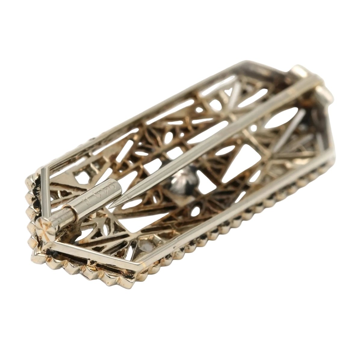 Broche Art Déco en or blanc, perle et diamants - Castafiore