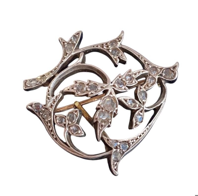 Broche aux motifs végétaux de la fin du XIXème siècle - Castafiore