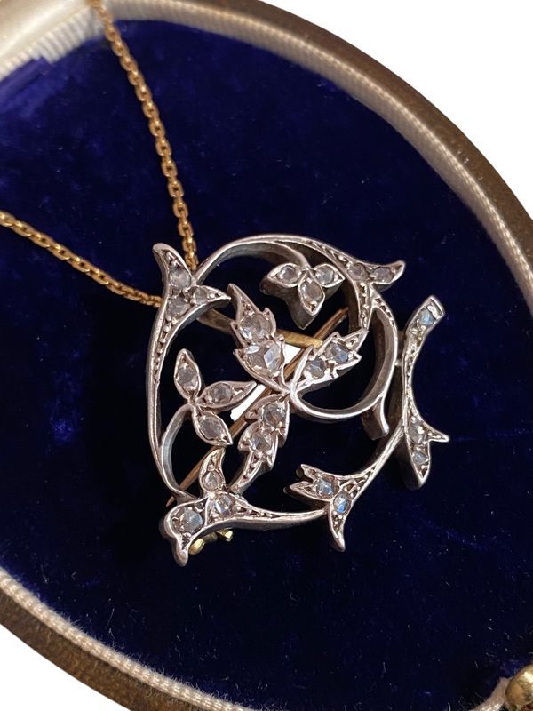 Broche aux motifs végétaux de la fin du XIXème siècle - Castafiore