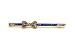 Broche Barrette en or blanc, or jaune, saphirs et diamants - Castafiore