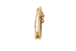 Broche Barrette en or blanc, or jaune, saphirs et diamants - Castafiore