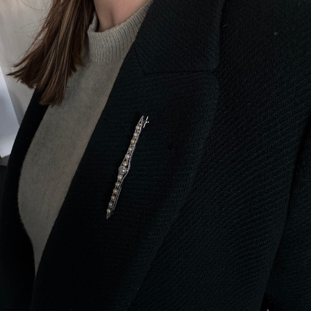 Broche Barrette en or blanc, perles et diamants - Castafiore