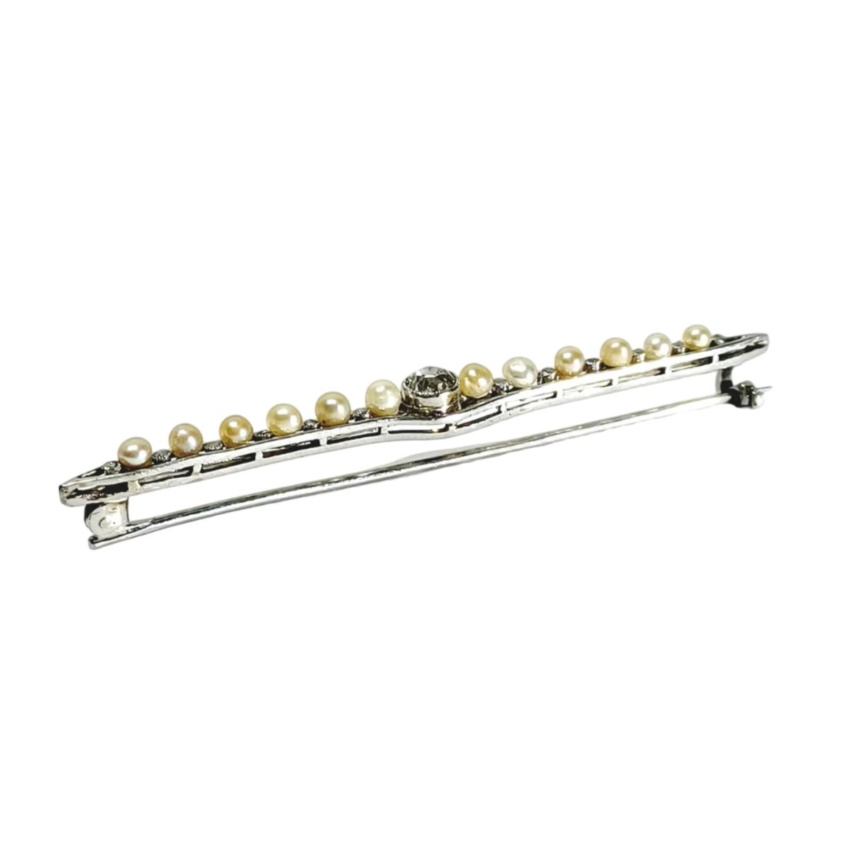 Broche Barrette en or blanc, perles, et diamants - Castafiore