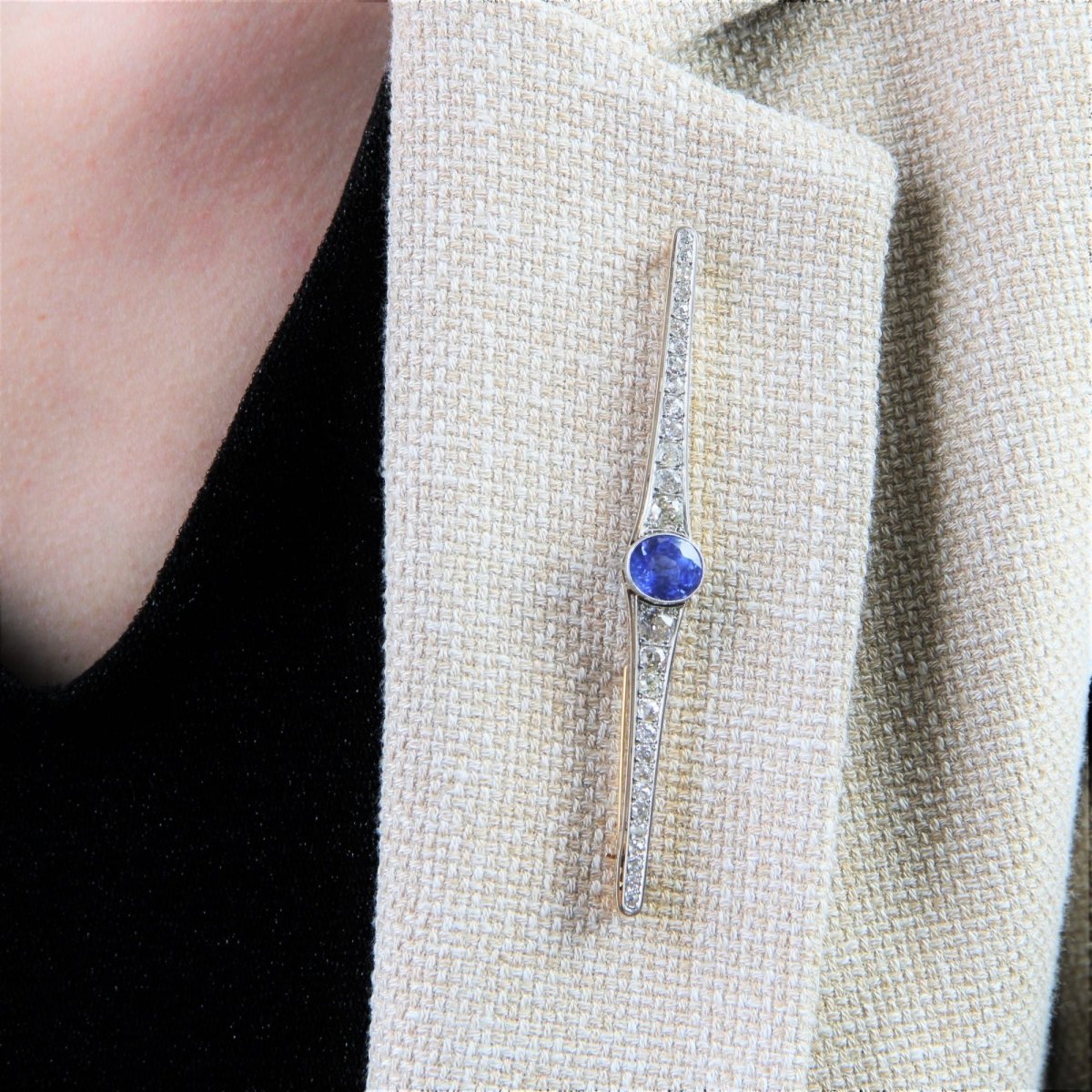 Broche Barrette en or jaune, platine, saphir et diamants - Castafiore