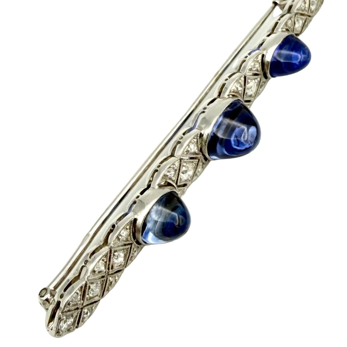 Broche Barrette en platine, saphirs et diamants - Castafiore