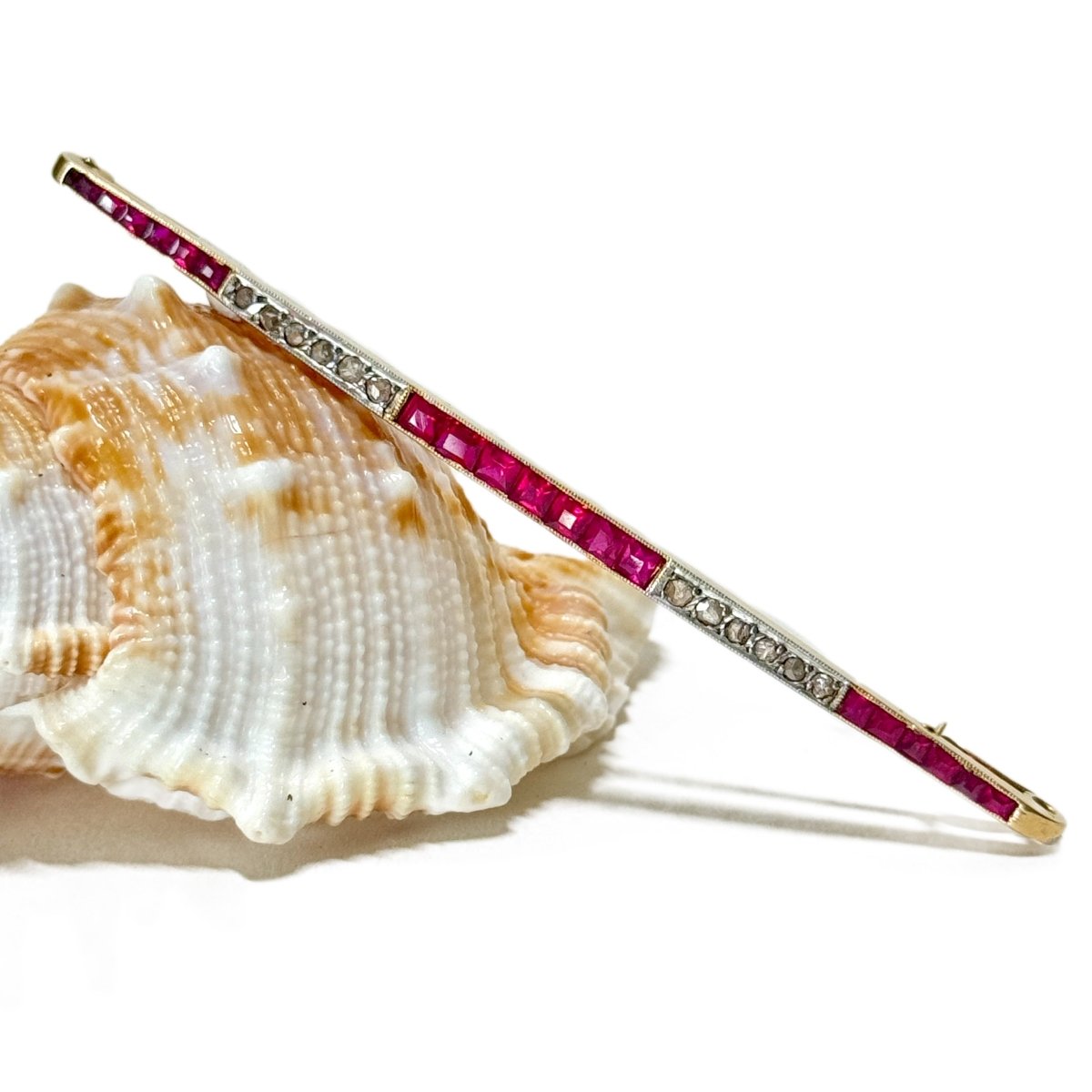Broche barrette rubis et diamants - Castafiore