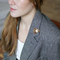 Broche BOUCHERON clip en or rose et rubis - Castafiore