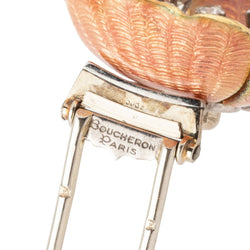 Broche BOUCHERON "Eglantine" en or blanc, émail rose et diamants - Castafiore