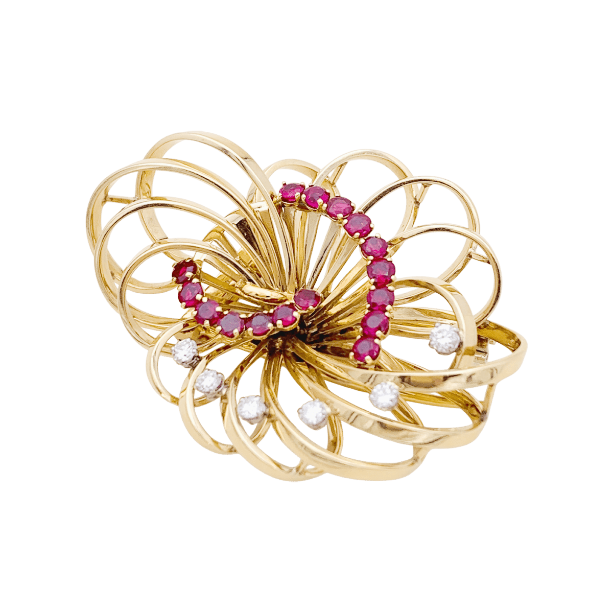 Broche BOUCHERON, or jaune, platine, rubis et diamants. - Castafiore