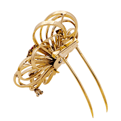 Broche BOUCHERON, or jaune, platine, rubis et diamants. - Castafiore