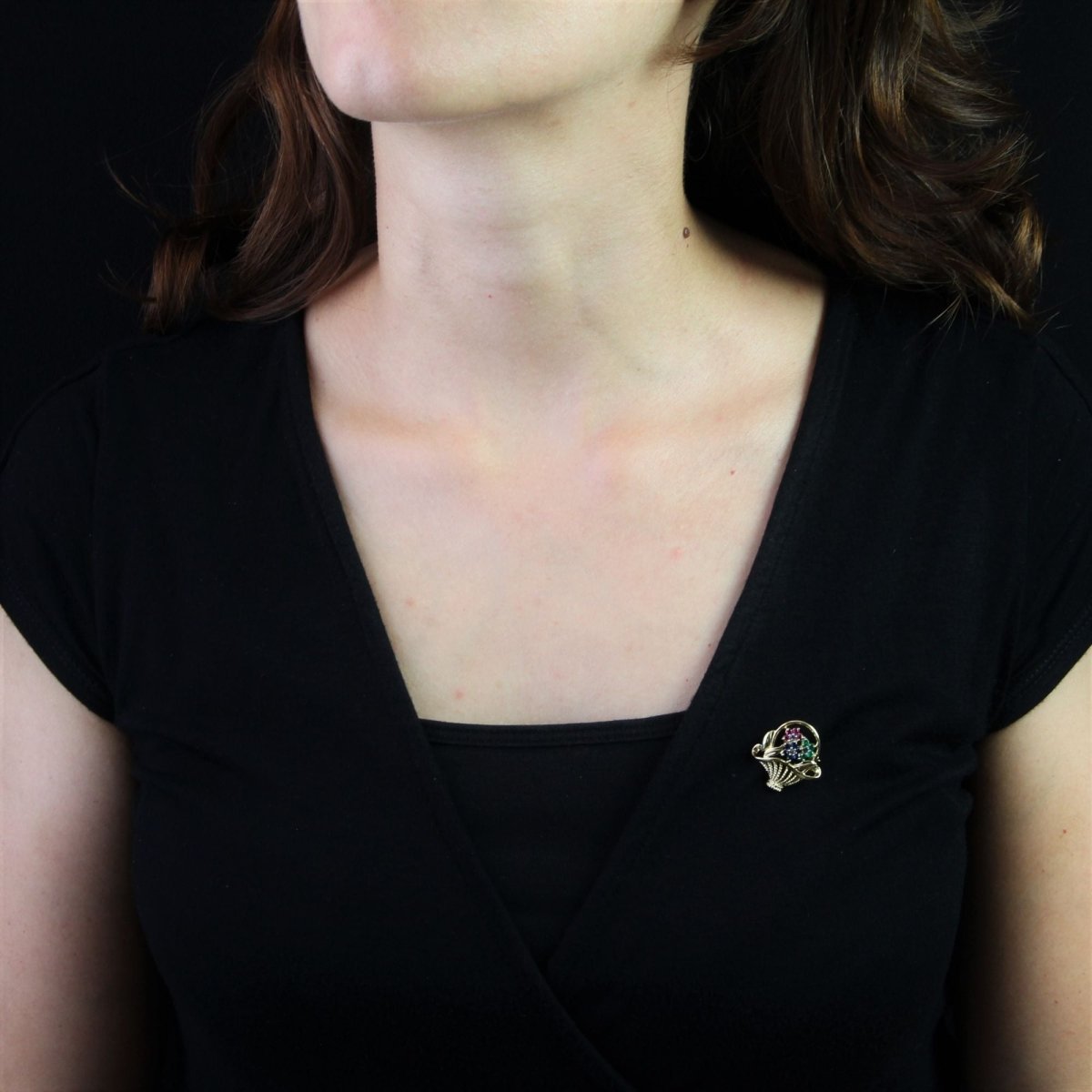 Broche bouquet en or jaune saphirs rubis émeraudes - Castafiore