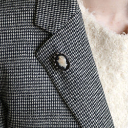 Broche Camée en onyx et diamants - Castafiore