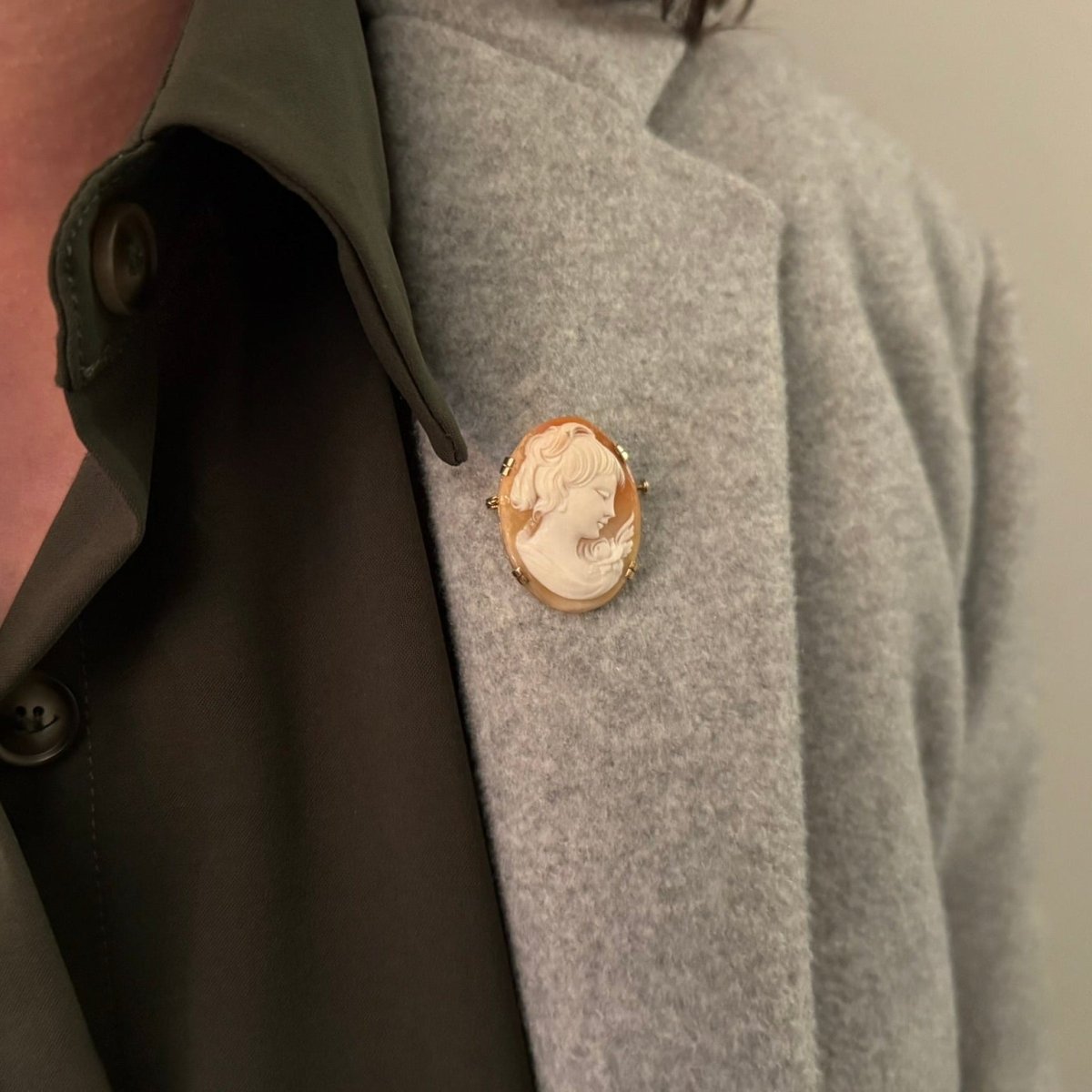 Broche Camée en or jaune - Castafiore