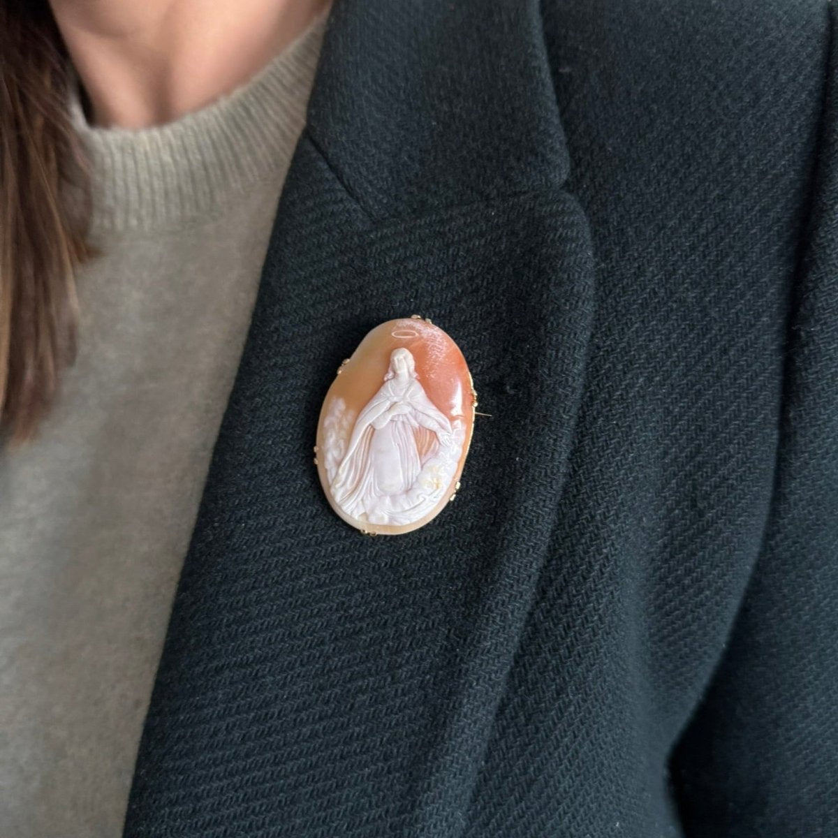 Broche Camée en or jaune - Castafiore