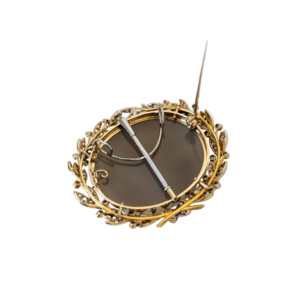 Broche Camée en or jaune et agate - Castafiore
