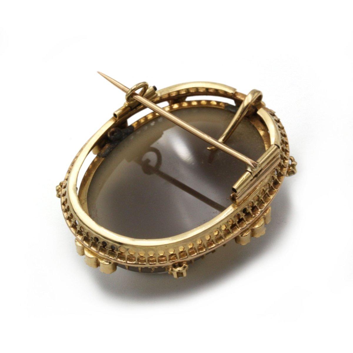 Broche Camée en or jaune et agate - Castafiore
