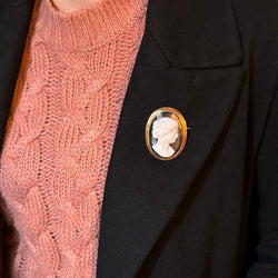 Broche Camée en or jaune et agate - Castafiore