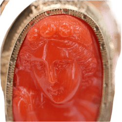 Broche Camée en or jaune et corail - Castafiore