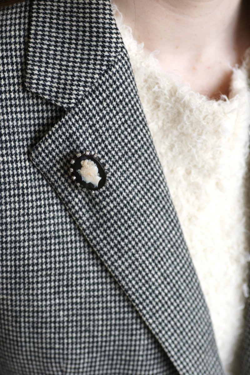 Broche Camée Onyx et Diamants - Castafiore