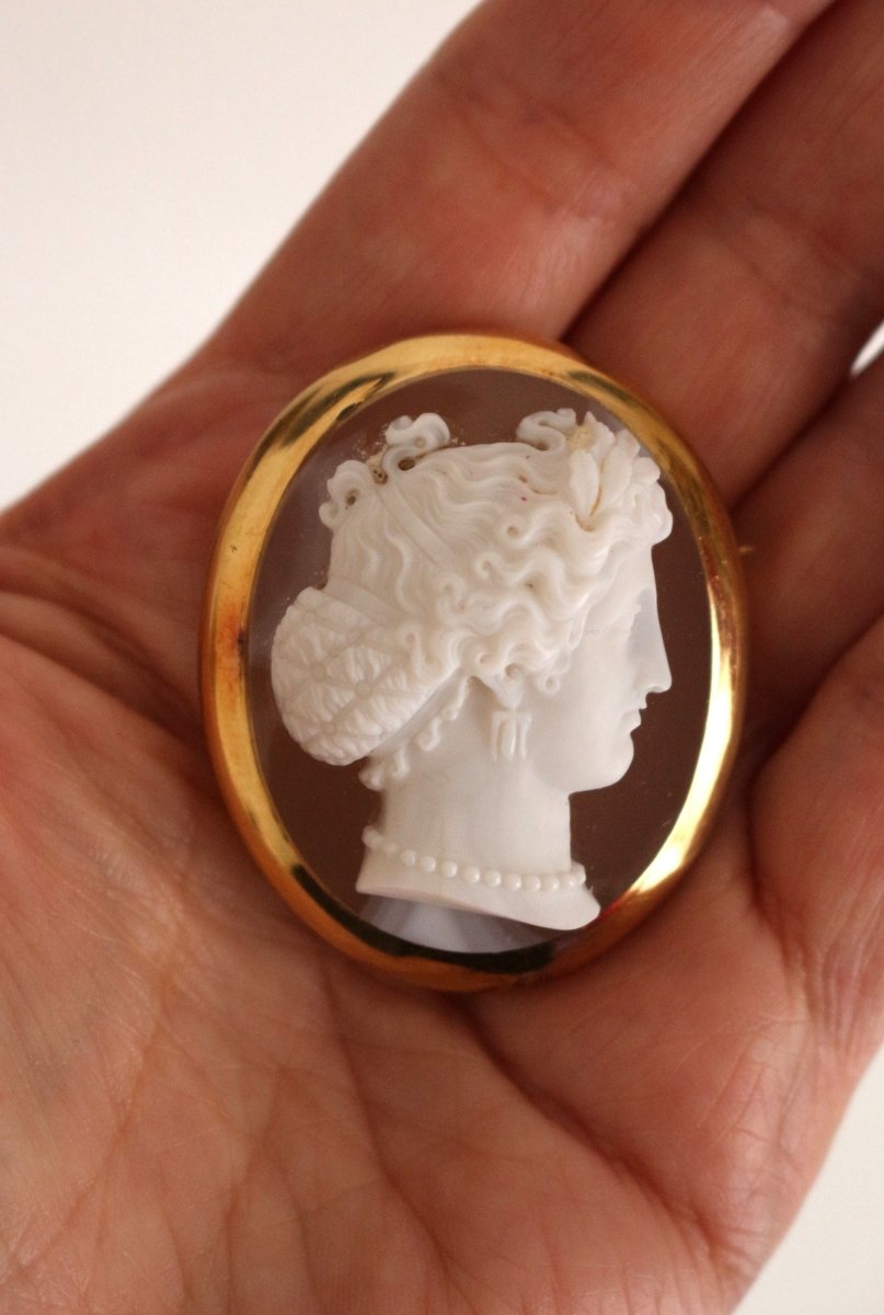 Broche camée sur agate Napoléon III