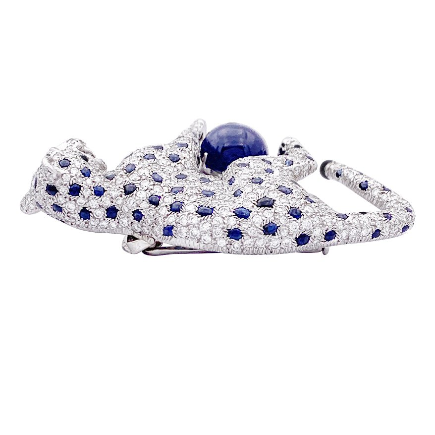 Broche CARTIER "Nefertari Panthère" platine, diamants, pierres de couleur et émail - Castafiore