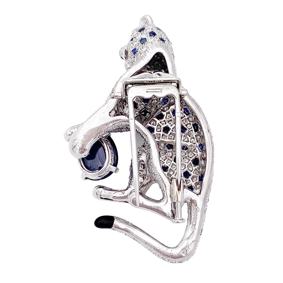 Broche CARTIER "Nefertari Panthère" platine, diamants, pierres de couleur et émail - Castafiore