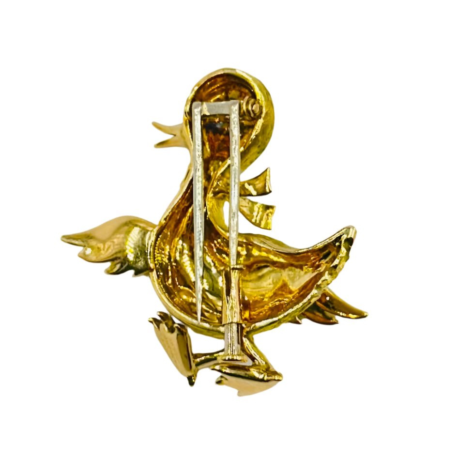 Broche Clip BOUCHERON "Canard marchant" en or jaune et diamant - Castafiore