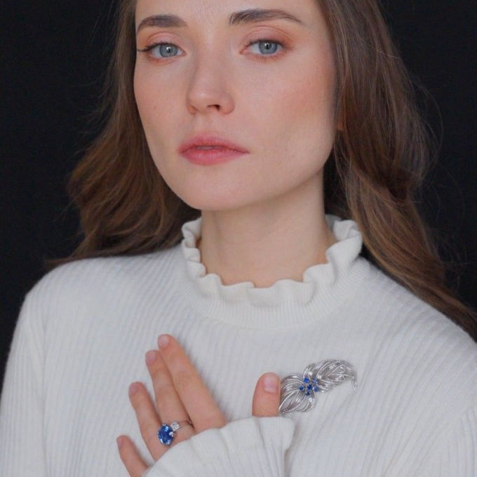 Broche Clip Boucheron Saphirs et diamants - Castafiore