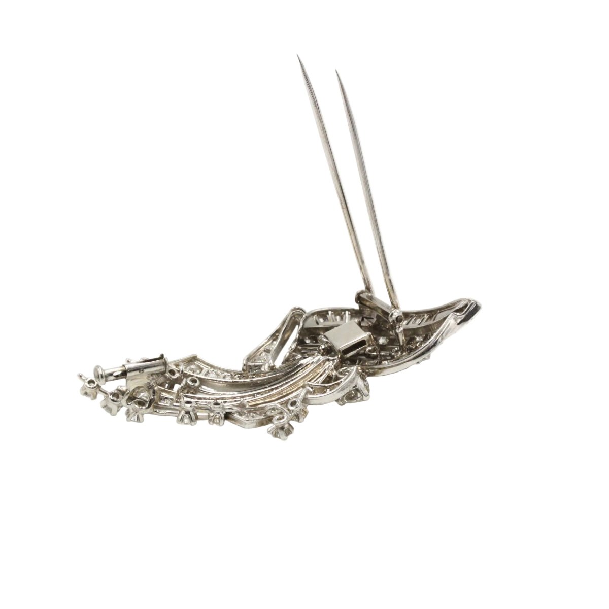 Broche Double Épingle en platine et diamants - Castafiore