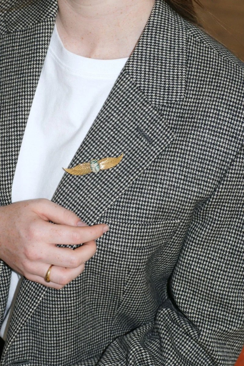 Broche Egyptomanie Or et Scarabée Amulette Fritte - Castafiore