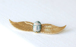 Broche Egyptomanie Or et Scarabée Amulette Fritte - Castafiore