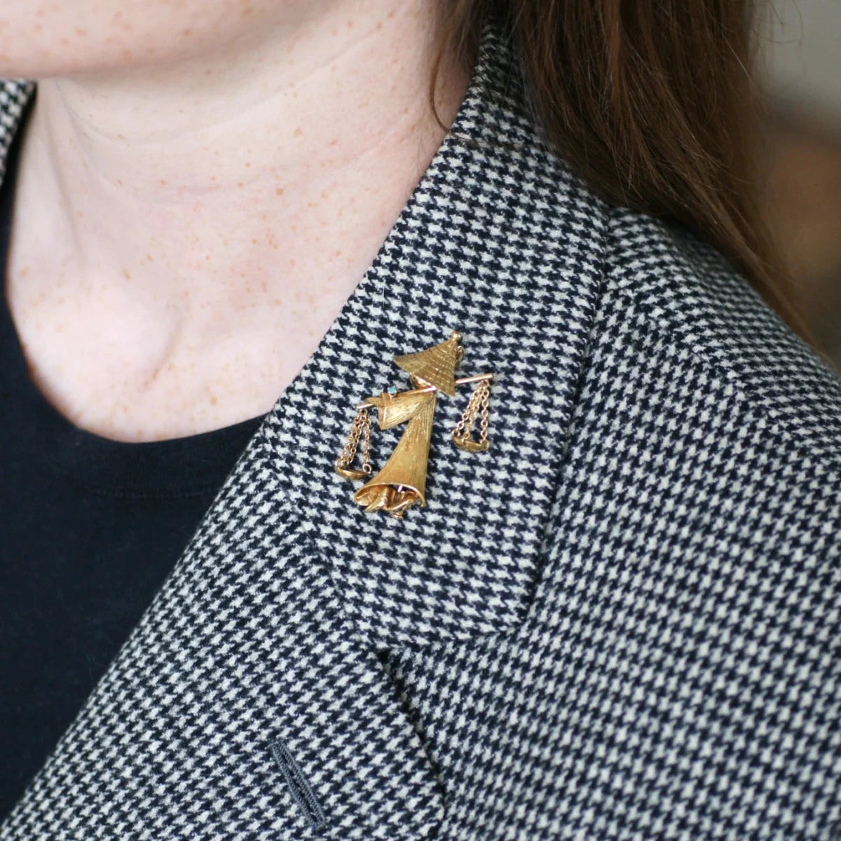 Broche en or jaune et turquoise - Castafiore