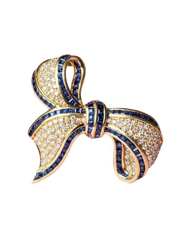 Broche Épingle composée d'or jaune, saphirs et diamants - Castafiore