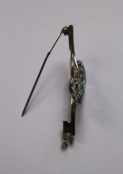 Broche Épingle en or blanc, aigues-marines et diamants - Castafiore