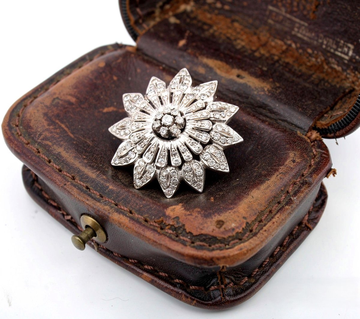 Broche Épingle en or blanc et diamants - Castafiore