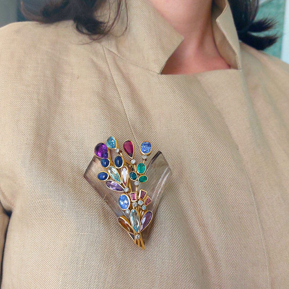 Broche Épingle en or blanc, or jaune, cristal de roche, émeraudes, saphirs, aigues-marines, citrines, améthystes et tourmalines - Castafiore