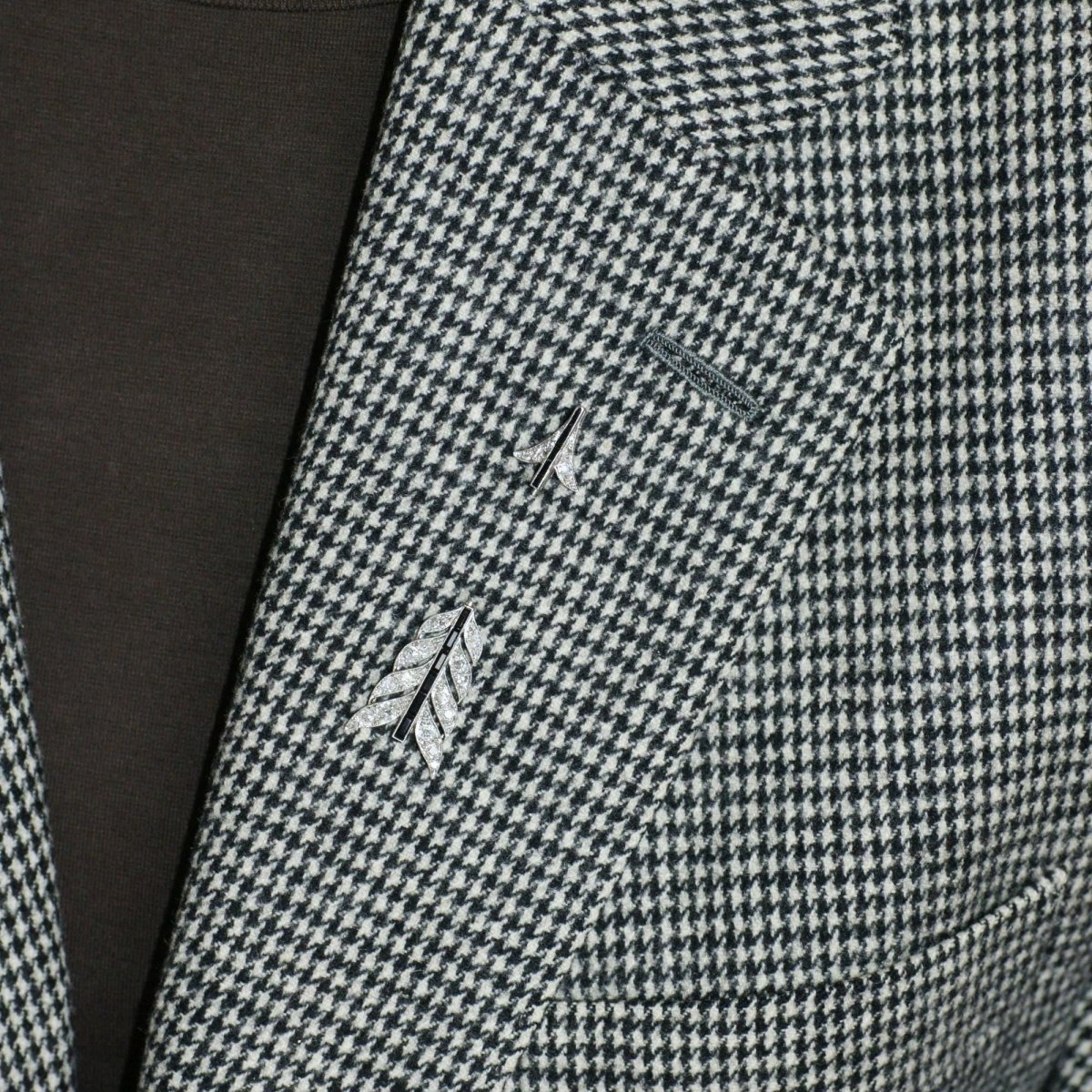 Broche Épingle en or blanc, platine, onyx et diamants - Castafiore