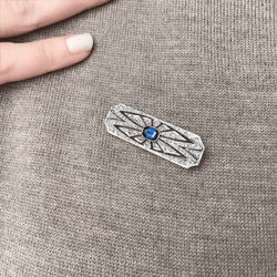Broche Épingle en or blanc, platine, saphir et diamants - Castafiore
