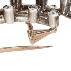 Broche Épingle en or jaune, argent et diamants - Castafiore