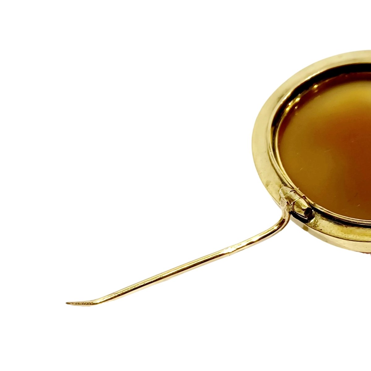 Broche Épingle en or jaune, cornaline et diamants - Castafiore