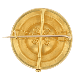 Broche Épingle en or jaune et corail