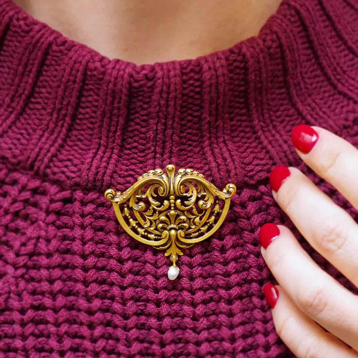 Broche Épingle en or jaune et perle - Castafiore