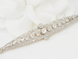 Broche Épingle en or jaune, platine et diamants - Castafiore