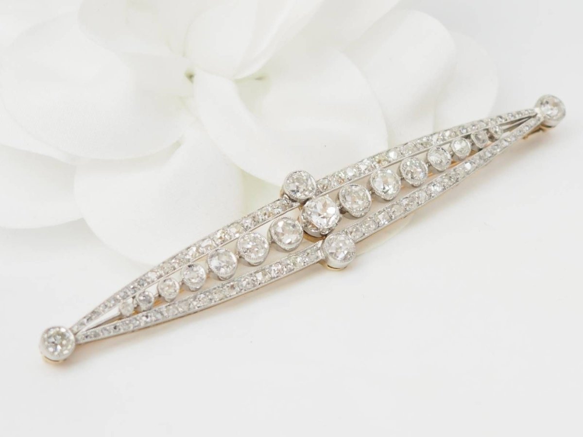 Broche Épingle en or jaune, platine et diamants - Castafiore