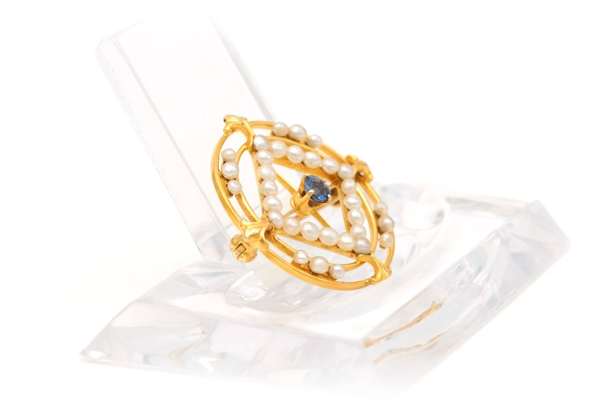 Broche Épingle en or jaune, saphir et perles - Castafiore