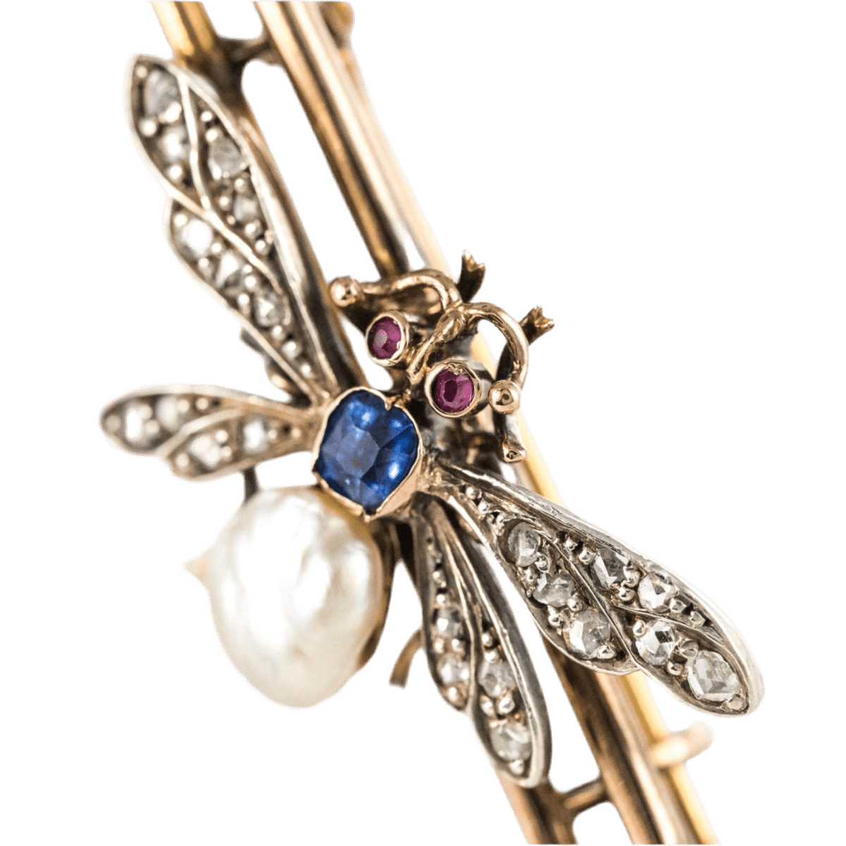 Broche Épingle en or rose, argent, perles, saphirs, rubis et diamants - Castafiore