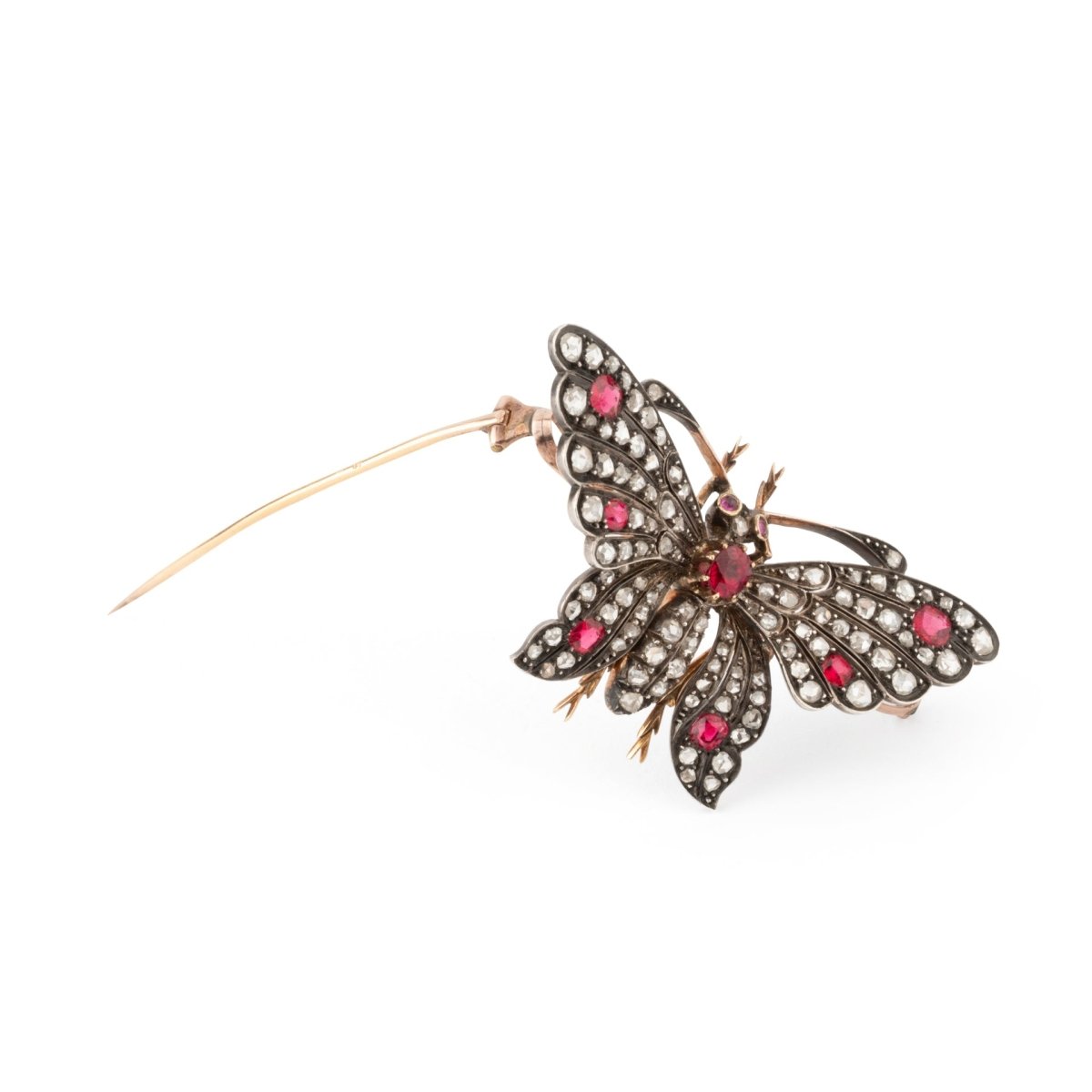 Broche Épingle "Papillon" en or jaune, argent, rubis et diamants - Castafiore