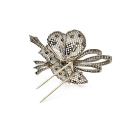 Broche fleur dentelée en or blanc et diamants - Castafiore