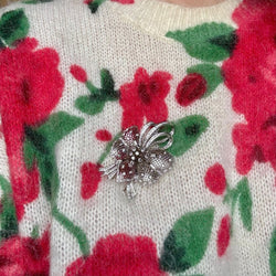 Broche fleur dentelée en or blanc et diamants - Castafiore